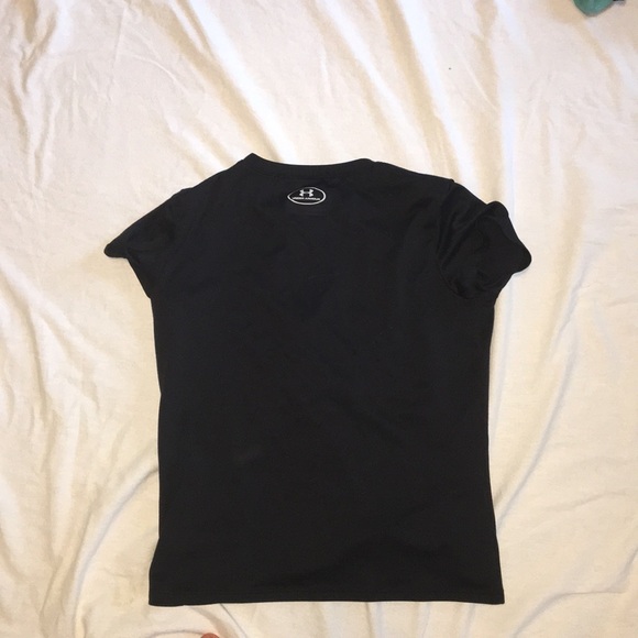 Girls size 10-12 under armour shirt - Picture 3 of 4